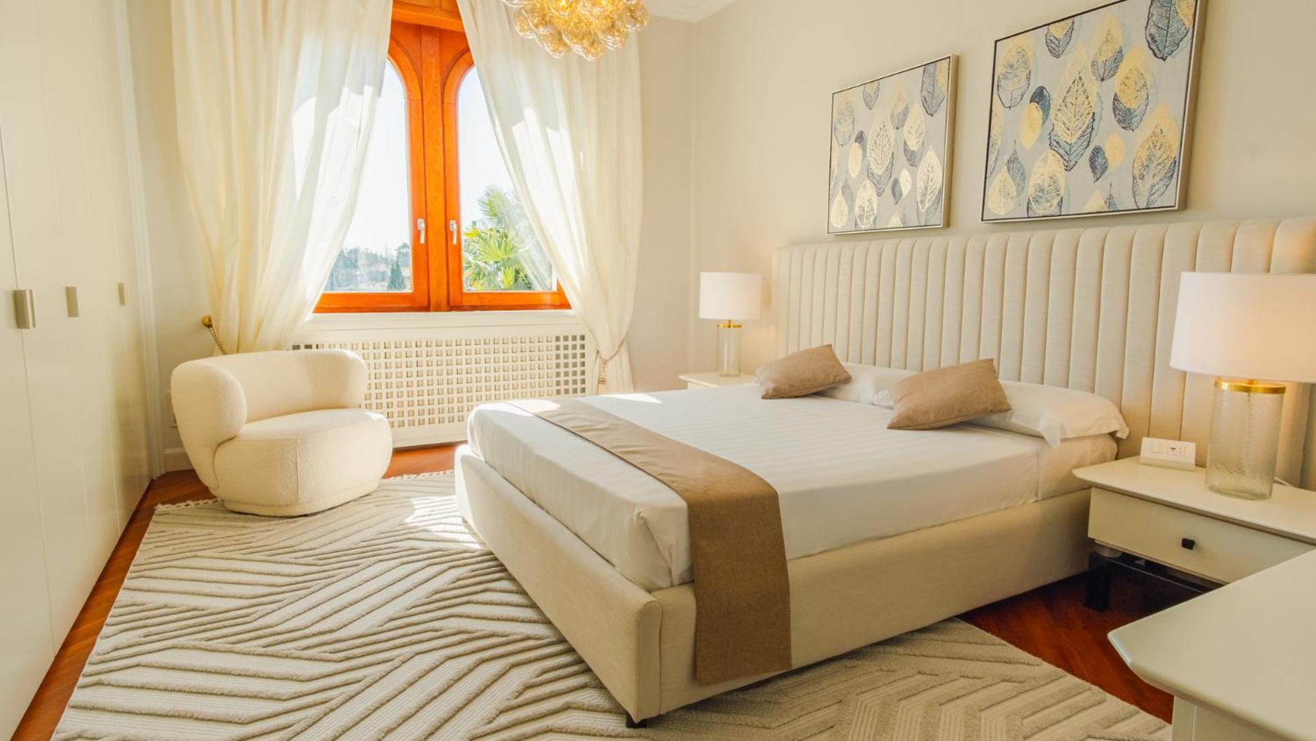 Villa Angela - Italian Homing Desenzano del Garda Bagian luar foto