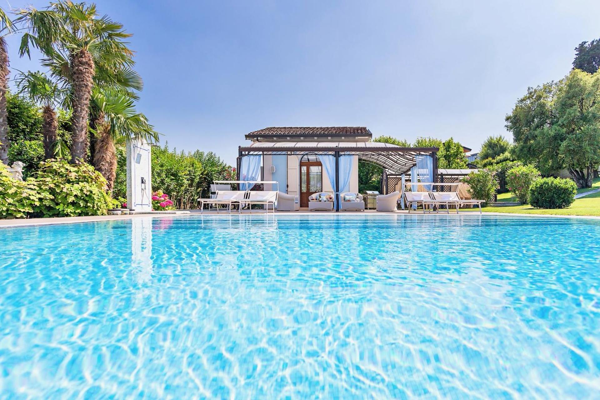 Villa Angela - Italian Homing Desenzano del Garda Bagian luar foto