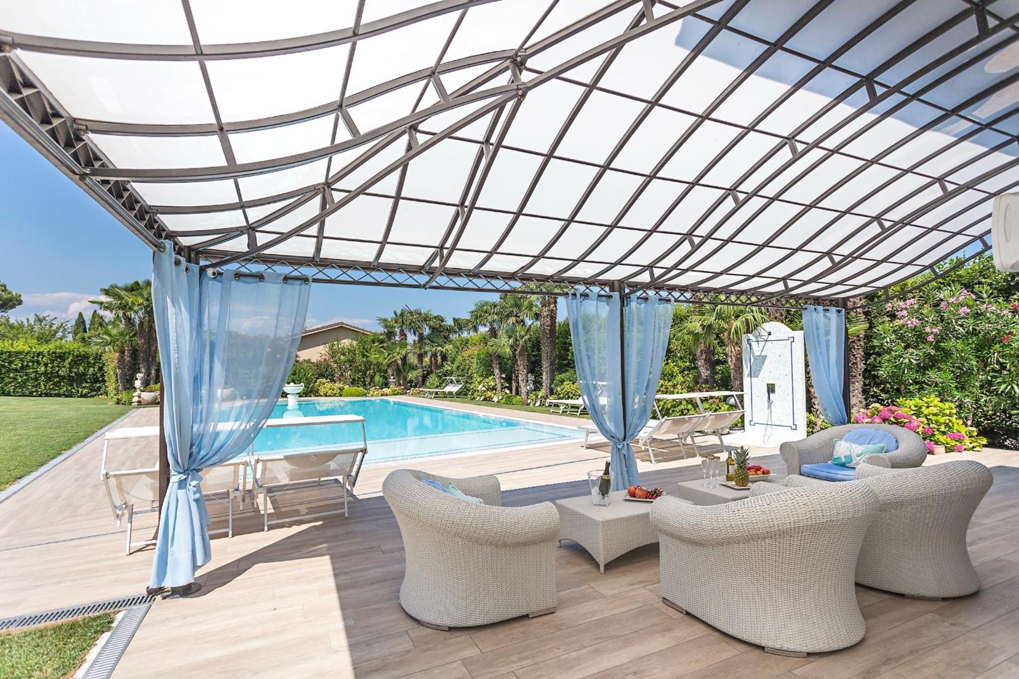 Villa Angela - Italian Homing Desenzano del Garda Bagian luar foto